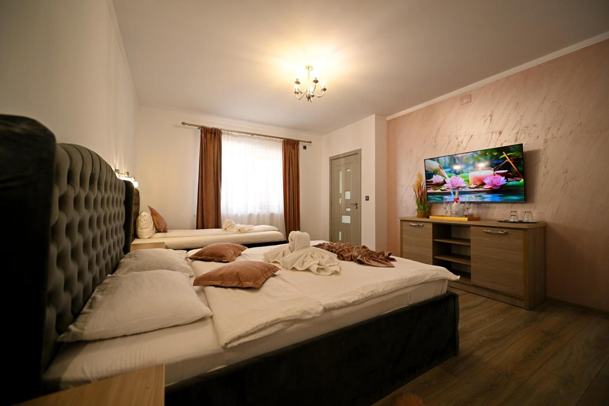 Pensiunea Mama Lia Haţeg Exteriér fotografie